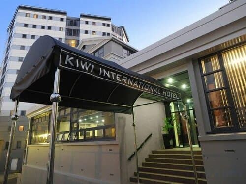 Внешний вид отеля Kiwi International Hotel в Уэйтематā