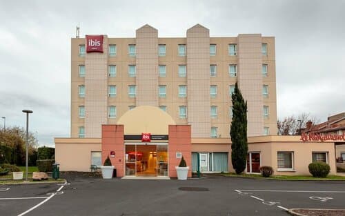 Внешний вид отеля ibis Clermont Ferrand Sud Carrefour Herbet в Клермон-Ферране