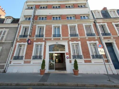 Внешний вид отеля Hotel Des Cedres