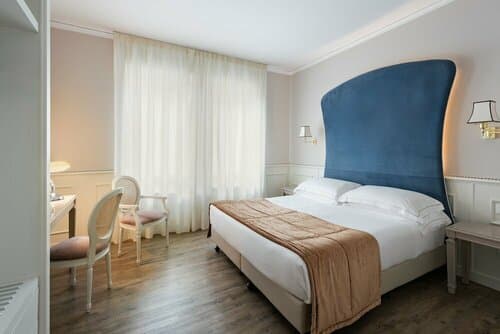 Внешний вид отеля Hotel San Luca