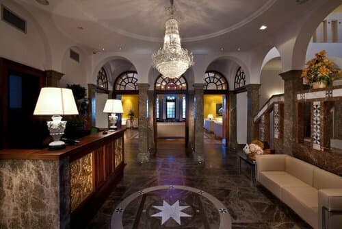 Внешний вид отеля The Ashbee Hotel