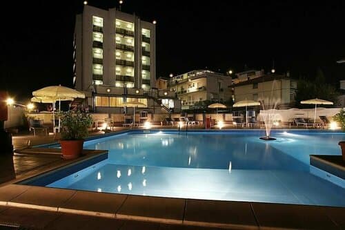 Внешний вид отеля Hotel Avila In