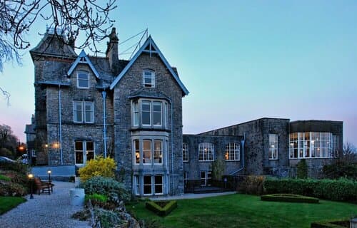 Внешний вид отеля Cumbria Grand Hotel