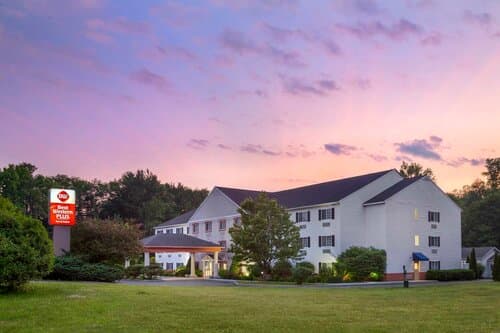 Внешний вид отеля Best Western Plus Berkshire Hills Inn & Suites
