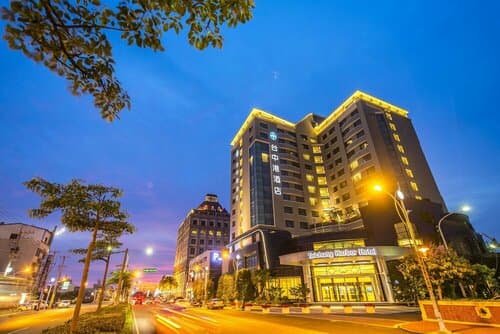 Внешний вид отеля Taichung Harbor Hotel