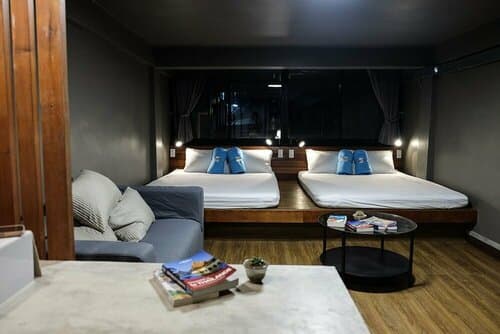 Внешний вид отеля In A Box Hostel в Бангкоке