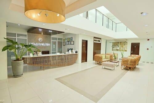 Внешний вид отеля Empire Suites Hotel в Пуэрто-Принсесе