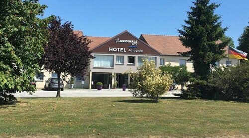 Внешний вид отеля Hôtel The Originals Bernay Acropole