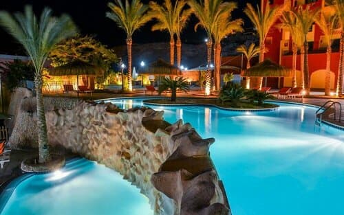 Внешний вид отеля Sun and Sea