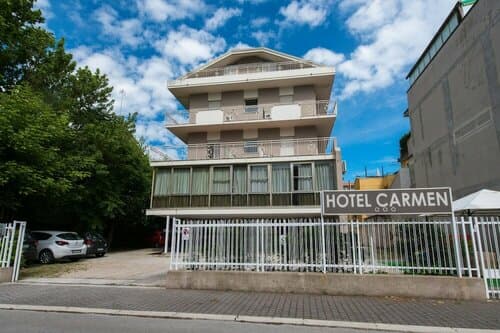 Внешний вид отеля Hotel Carmen