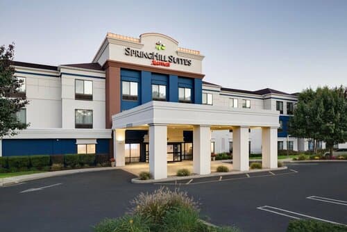 Внешний вид отеля Springhill Suites Milford