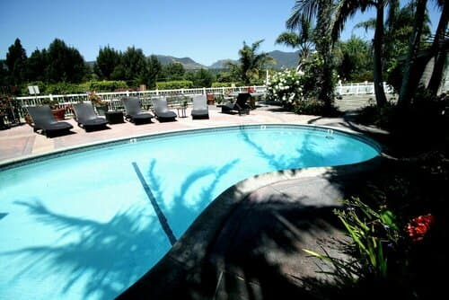 Внешний вид отеля Malibu Country Inn