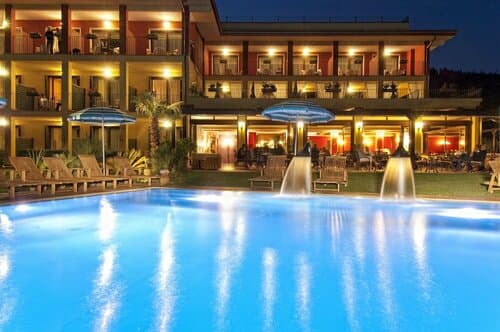 Внешний вид отеля Hotel Villa Madrina в Гарде