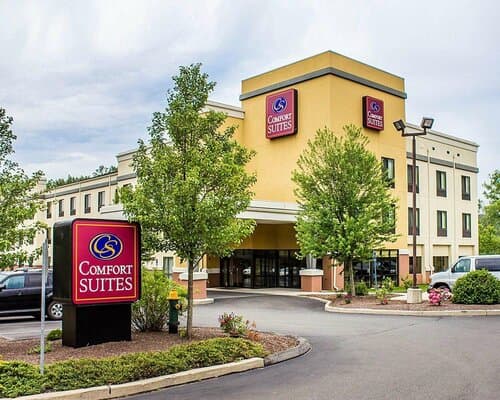 Внешний вид отеля Holiday Inn Cheshire - Southington, an Ihg Hotel