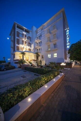 Внешний вид отеля Hotel Ariston