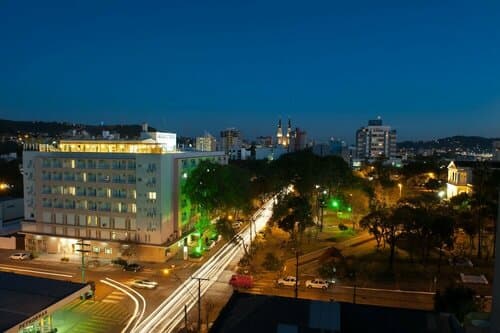 Внешний вид отеля Charrua Hotel в Порту-Алегри