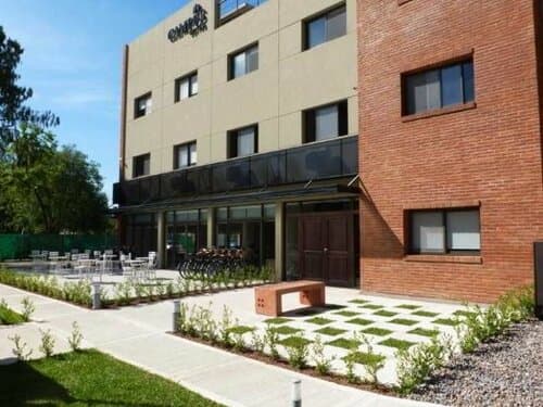 Внешний вид отеля Casa Campus Pilar Suites