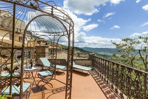 Внешний вид отеля Hotel San Michele в Кортоне