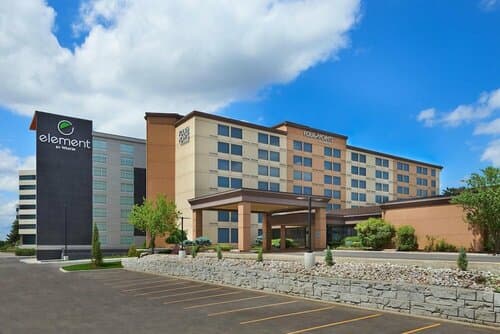 Внешний вид отеля Four Points by Sheraton Toronto Airport в Миссиссоге