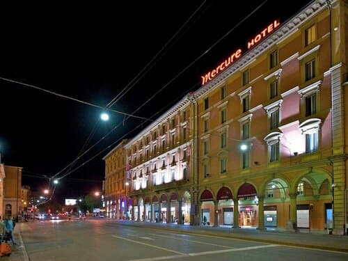 Внешний вид отеля Mercure Bologna Centro