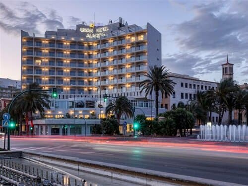 Внешний вид отеля Ohtels Gran Hotel Almería