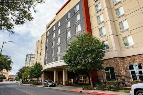 Внешний вид отеля SpringHill Suites by Marriott San Antonio Alamo Plaza/Convention Center в Сан-Антонио