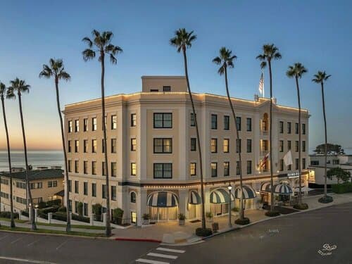 Внешний вид отеля Grande Colonial Hotel в Сан-Диего