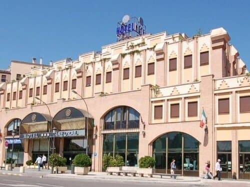 Внешний вид отеля Hotel Zentral Mayoral в Толедо