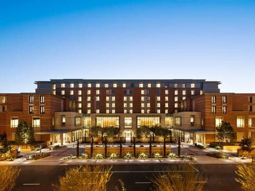 Внешний вид отеля UCLA Luskin Conference Center