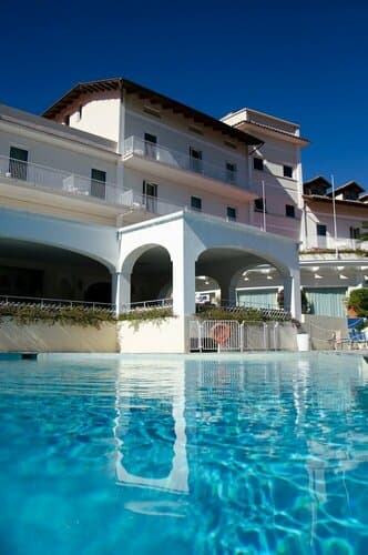 Внешний вид отеля Grand Hotel Aminta в Сорренто