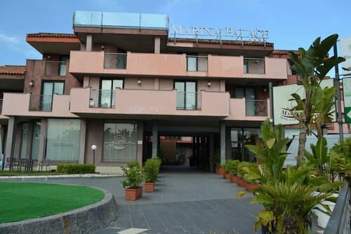 Внешний вид отеля Marina Palace