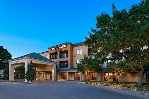 Внешний вид отеля Courtyard by Marriott Plano in Legacy Park