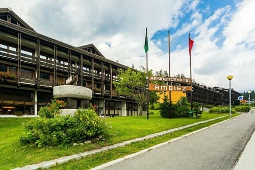 Внешний вид отеля Ambiez Residencehotel в Пинцоле