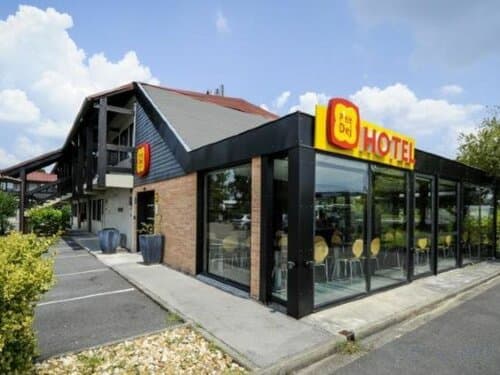 Внешний вид отеля The Originals Access, Hôtel Bordeaux Aéroport в Мериньяке