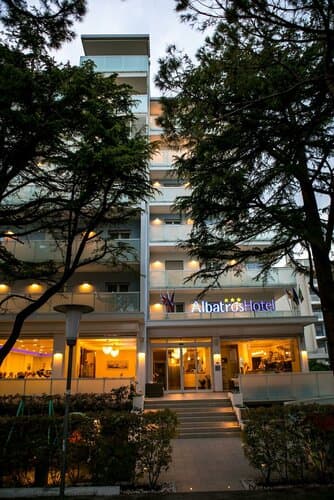 Внешний вид отеля Отель Альбатрос в Езоле