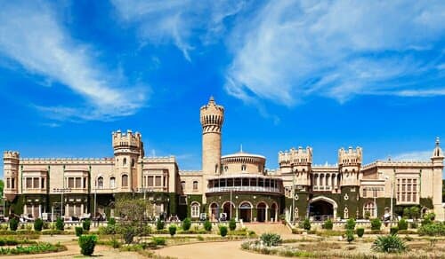 Внешний вид отеля Courtyard Bengaluru Outer Ring Road