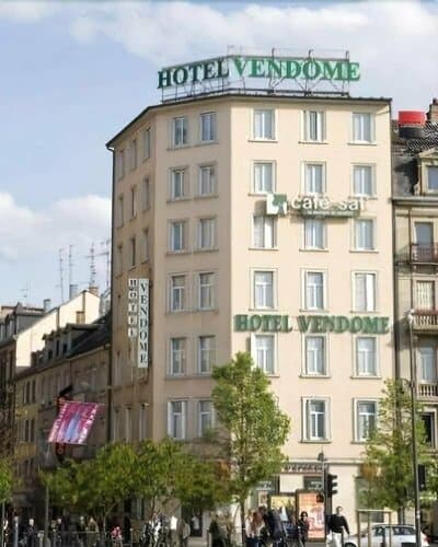Внешний вид отеля Hôtel Vendôme в Трибунал-Гар-Порте де Ширмеке