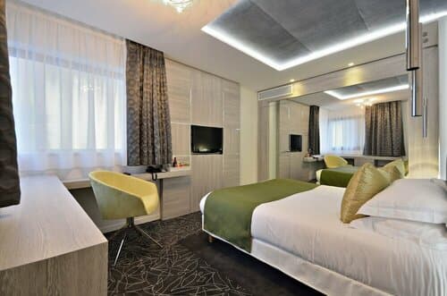 Внешний вид отеля Hotel Cezanne в Ле Лепре