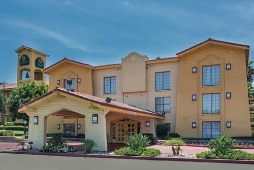 Внешний вид отеля La Quinta Inn by Wyndham San Diego Chula Vista