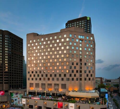 Внешний вид отеля DoubleTree by Hilton Montreal в Монреале