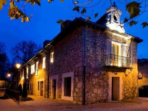 Внешний вид отеля Hotel María Luisa в Бургосе