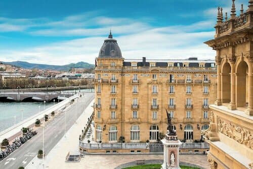 Внешний вид отеля Hotel Maria Cristina, a Luxury Collection Hotel