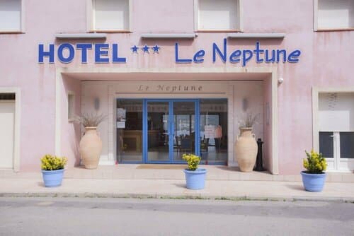 Внешний вид отеля Hotel Le Neptune в Корсике