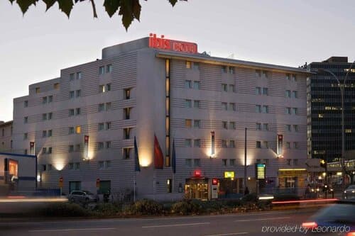 Внешний вид отеля Ibis Marseille Timone