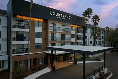 Внешний вид отеля Courtyard by Marriott Orlando East/UCF Area