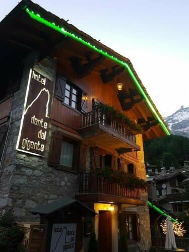 Внешний вид отеля Hotel Dente del Gigante