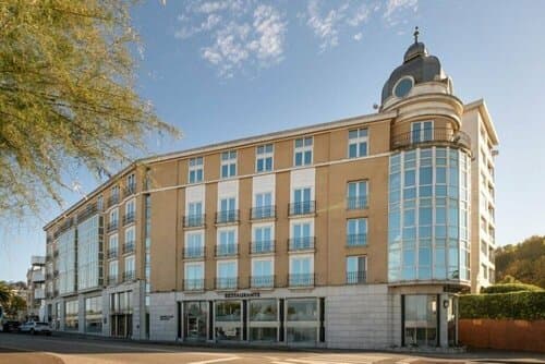 Внешний вид отеля Hotel Silken Rio Santander в Сантандере