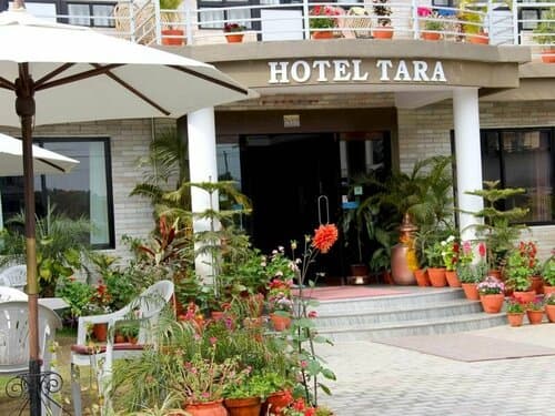 Внешний вид отеля Hotel Tara