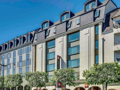 Внешний вид отеля Ibis Paris Rueil Malmaison