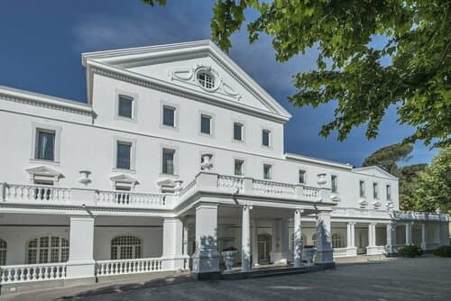 Внешний вид отеля Hotel Balneari Termes Orion в Санта-Колома-де-Фарнерсе